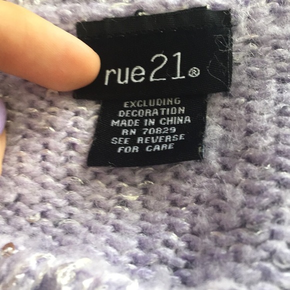 Sweaters - Picture 2 of 3